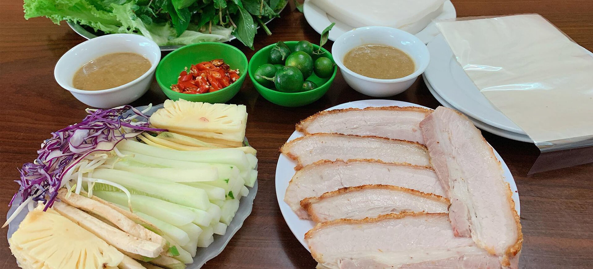 bánh tráng cuốn thịt heo