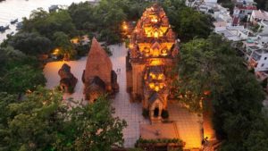 Khám Phá Tháp Bà Ponagar: Bí Mật 1.000 Năm Lịch Sử Chưa Ai Kể!