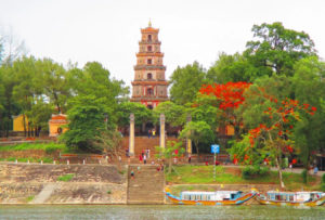 Tại sao Chùa Thiên Mụ là điểm đến không thể bỏ lỡ khi du lịch Huế?